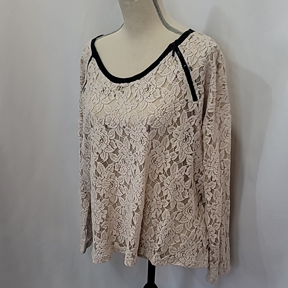 3/$30 DKNY Rose Lace Zipper Leather Trim Detail Top